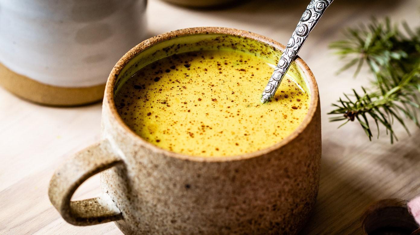 Entenda o que é Golden Milk: benefícios e como fazer
